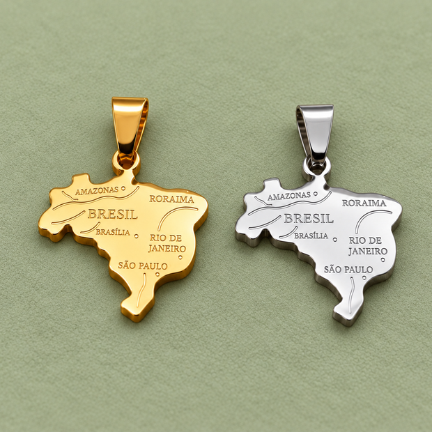 Pendentif carte Brésil – Doré et argenté sur fond vert sauge