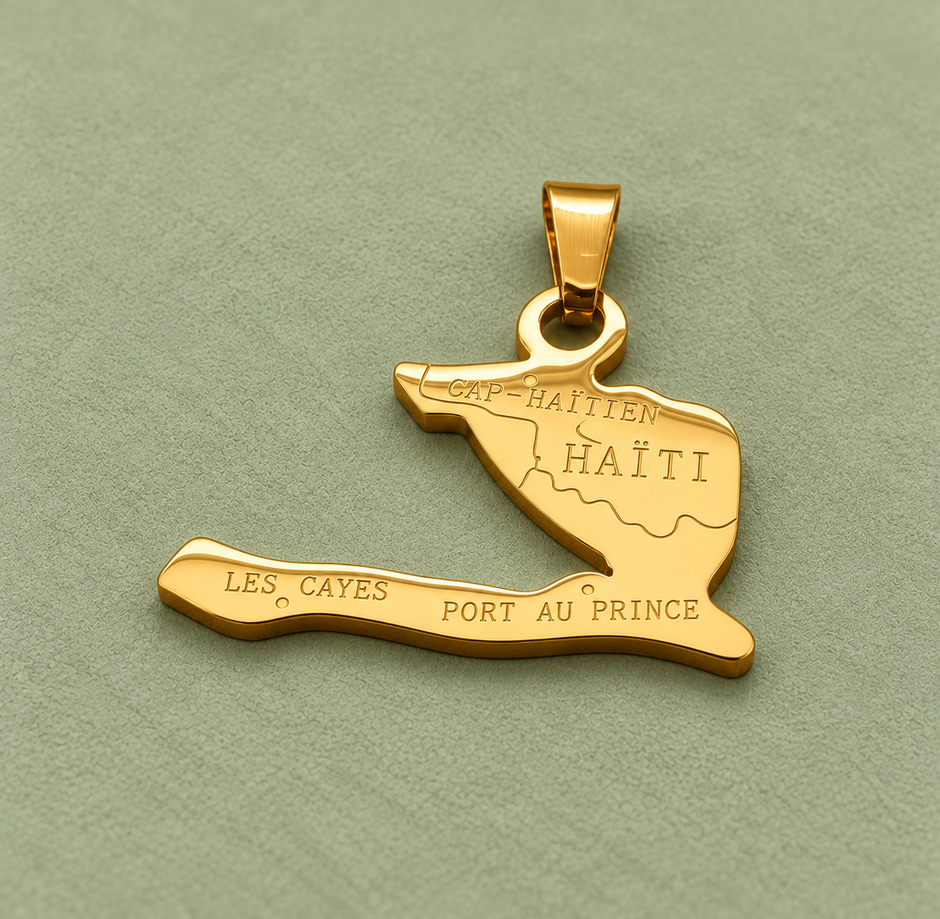 Pendentif carte Haïti – Doré sur fond vert sauge