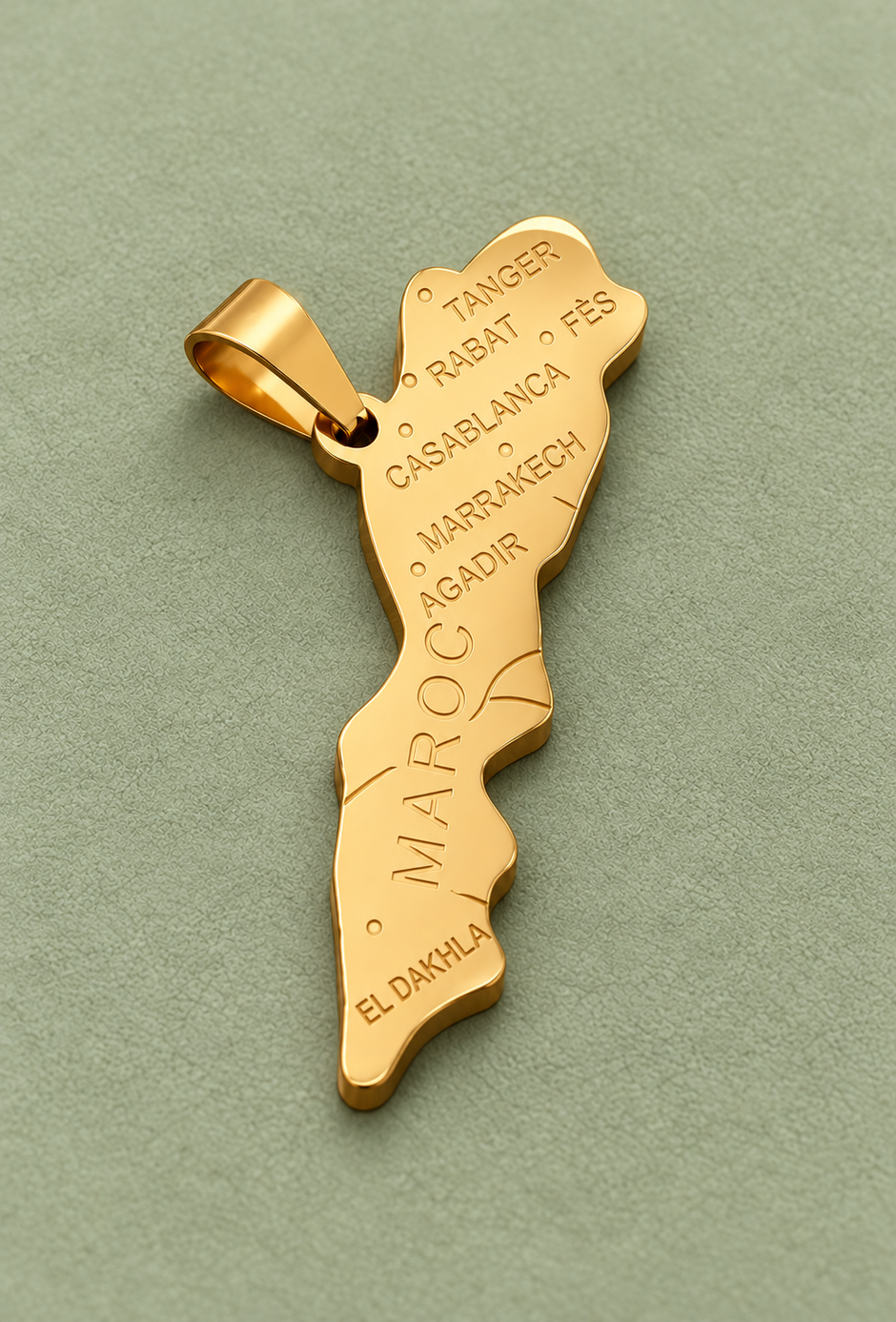 Pendentif carte Maroc – Doré sur fond vert sauge