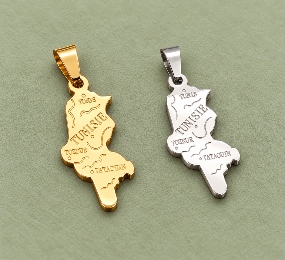 Pendentif carte Tunisie – Doré et argenté sur fond vert sauge
