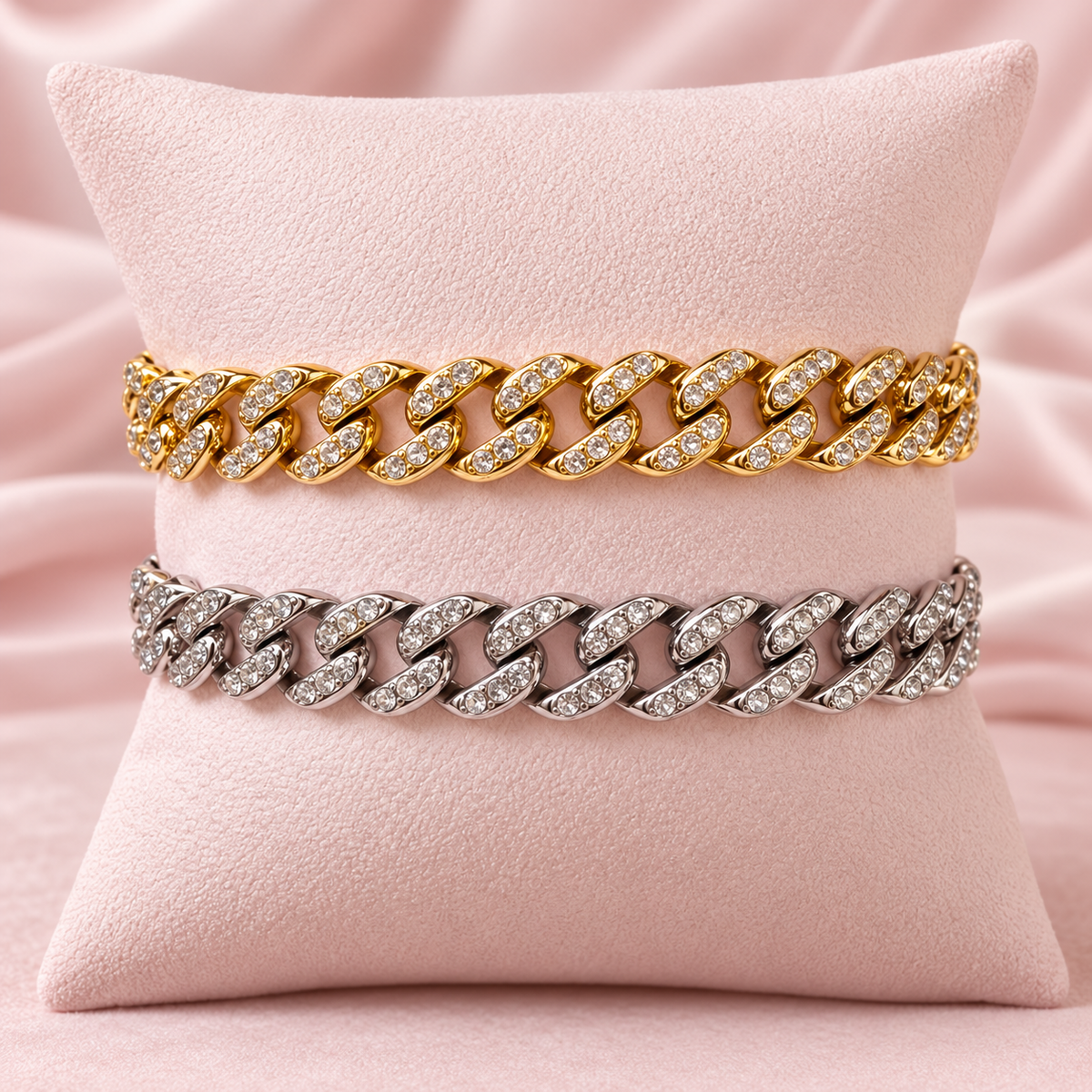 Bracelet maille gourmette à strass : comparaison des finitions dorée et argentée